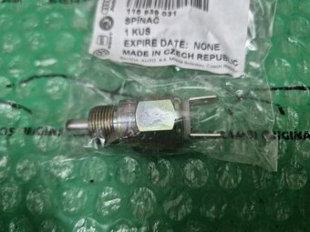 spínač zpětných světlometů Škoda Favorit, Felicia 115939031 - 7