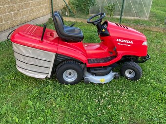 Zahradní traktor Honda 2417 - 7
