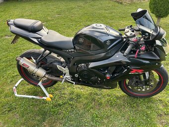 Suzuki GSXR 750 - 7