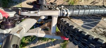 Prodám sjezdové kolo Intense 951 - 7