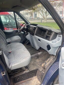 FORD TRANSIT 2,2 - 7