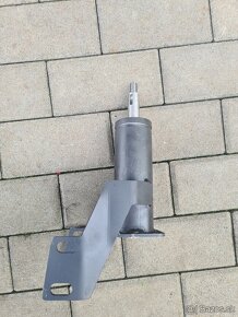 Predam držiaky hydrostatickeho riadenia orsta - 7