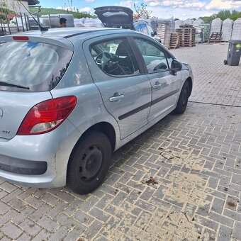 Peugeot 207 1.4i 70kw r.v 2010 - 7