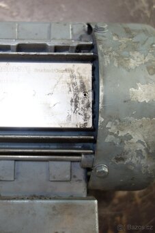 Elektromotor s převodovkou 53 ot./min - 7