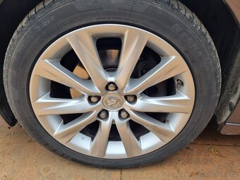 Prodám Lexus IS 300h - 7