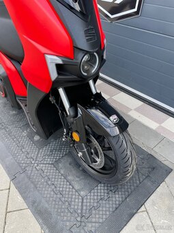 Elekroskútr Seat MÓ 125 rok 2021 řidičák B jako na auto - 7