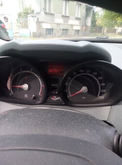 Ford Fiesta 1.2516v 60kw rok 2010 Trend - 7