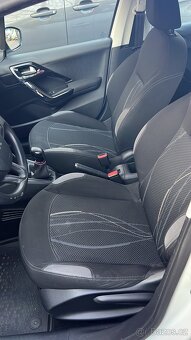 Peugeot 208 - 7