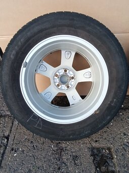 Toyota RAV4 17x7J- pneu M+S - 7