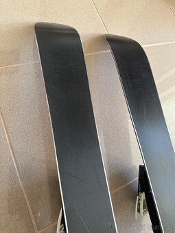 Dívčí lyže 90 cm + bílé přeskáče Atomic vel. 20 - 7