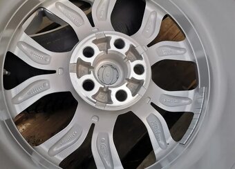 Zimní sada 5x120 R19 Range Rover Discovery 5 - 7
