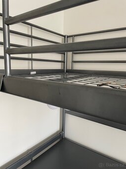 Ikea Svarta vyvýšená postel se stolem - 7