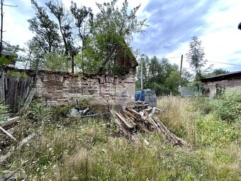 Zbořeniště domu - stavební parcela 3 km od města Červený Kos - 7