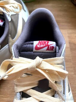 Jordan 1 Low Travis Scott Reverse Mocha – vel. 43 – velmi pě - 7