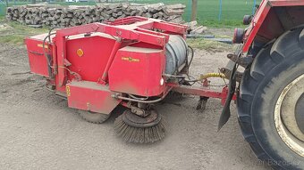 Zametací stroj tažený. - 7