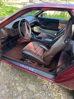 PORSCHE 928S - 7