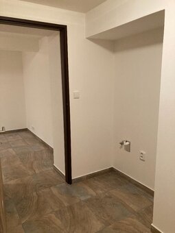 Pronájem ateliéru k bydlení 1+1, 25 m2 - 7