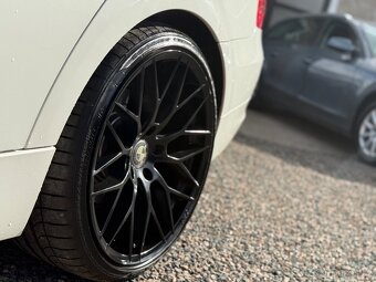 BMW E91 320d LCI (Navi-xenony-senzory-6MT-19”ALU) - 7