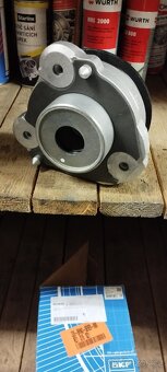 L uložení tlumiče horní VKDA35321T NOVÝ - 7
