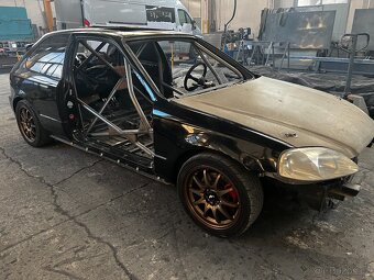 Predám Hondu Civic 6g K20 závodný špeciál - 7