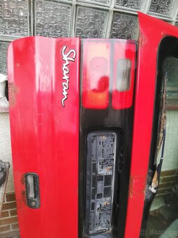 VW Sharan před facelift, zadní dveře červené - 7