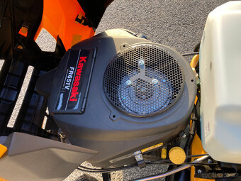 Zahradní traktor Cub Cadet XT 2 QR 106 - 7