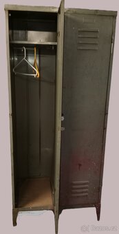 ŠATNÍ SKŘÍŇ - PLECHOVÁ - 7