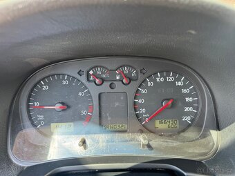 Golf 4, 1.9tdi automat - najeto pouze 160t km- jeden majitel - 7