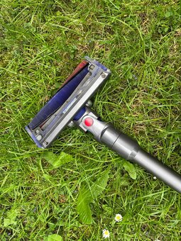 DYSON V8 - 7