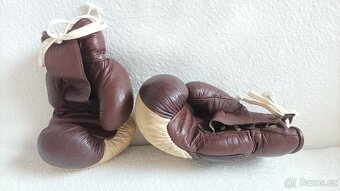 Staré kožené boxerské rukavice - 7