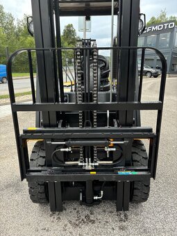 Nový - Vysokozdvižný vozík UN FD25 2.5t diesel - 7