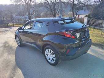 Toyota C-HR 1.8 Hybrid E-CVT rok 2021 - 7
