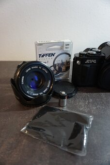 Analogový fotoaparát Canon AV-1 + 2 objektivy Canon FD - 7