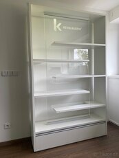 KEVIN MURPHY designová policová skříň s logem - 7
