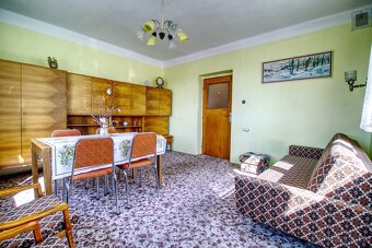 Rodinný dům 5+1 s krásnou zahradou 1337 m2, obec Dobřenice. - 7