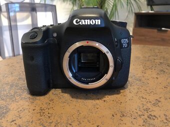 Canon 7D - 7