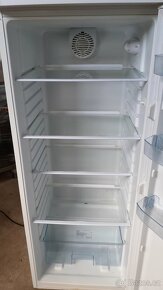 Lednice s vnitřním ventilátorem Amica  (247 l  objem užitný - 7