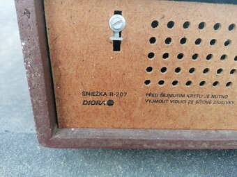 Predám starožitné rádio Diora Sniežka R 207 - 7