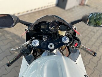 Yamaha YZF R1 - 7