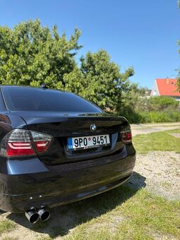 Prodám BMW e90 330i - 7