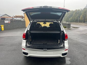 BMW X5 xDrive40d 3.0d 230 kW - 7