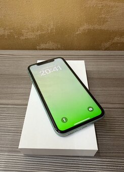 Apple iPhone 11 128GB zelená, baterie 100% - 7