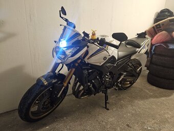 Yamaha fz8 - 7