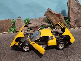 prodám model 1:18 Ferrari 512BB KYOSHO - 7