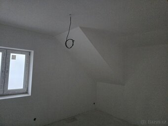 Prodej rodinného domu 150 m2, 5+kk, pozemek 400 m2, v obci D - 7