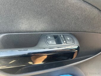 Prodám Opel Corsa 1.2i 63 Kw - 7