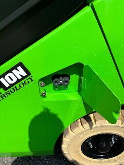 Nový - Vysokozdvižný vozík UN FB25, 2.5t, AKU Lithium, celok - 7