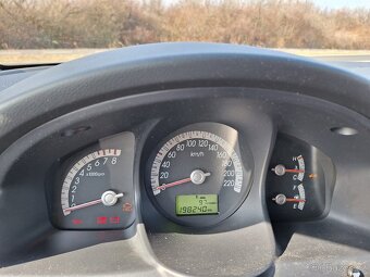 KIA Sportage 2.0 16V - 7