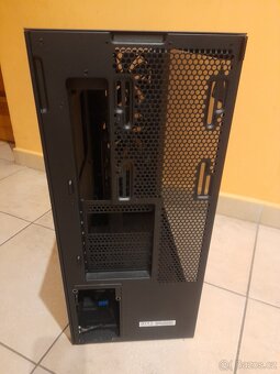 NZXT CM-H72FB-01 - 7