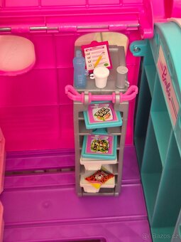 Nabízím Barbie letadlo a sanitku - 7